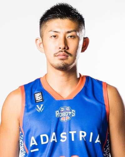 2018-maeda-bustup-1.jpg
